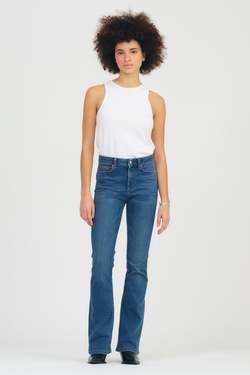Tara Jeans