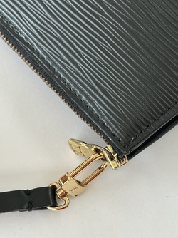 Louis Vuitton Pochette