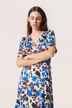SLKarven Pinted Dress frå Soaked in Luxury