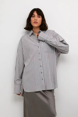 Kaffe Kamackie storskjorte Grå/hvit stripe - Kaffe Clothing