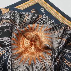 Silkeskjerf sort/cognac