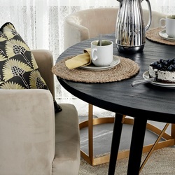 Spisebord rundt black wood Nordal