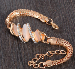 Armbånd - hvit sten og rhinestone krystaller
